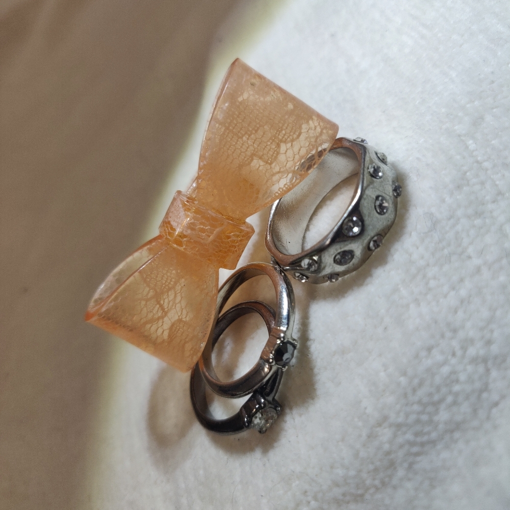 **FREE with purchase** set of 4 rings